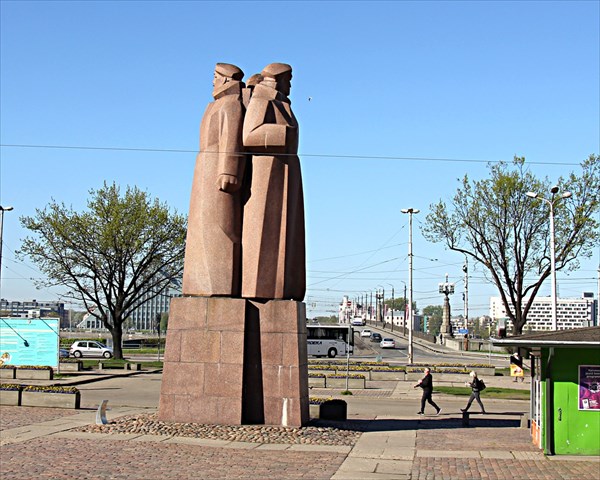 016-Памятник Латышским стрелкам